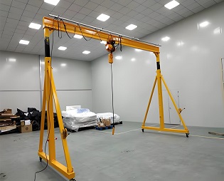 Мобильная крановая установка с регулируемой высотой